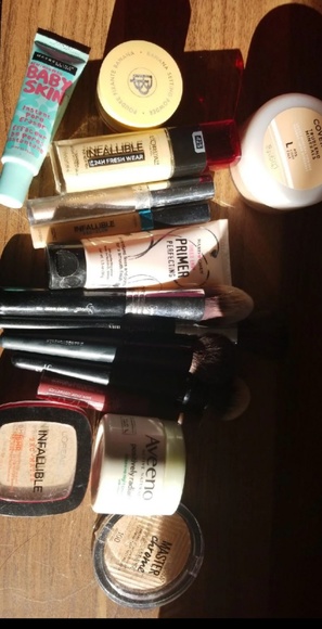 Makeup bundle!!! - Picture 1 of 5